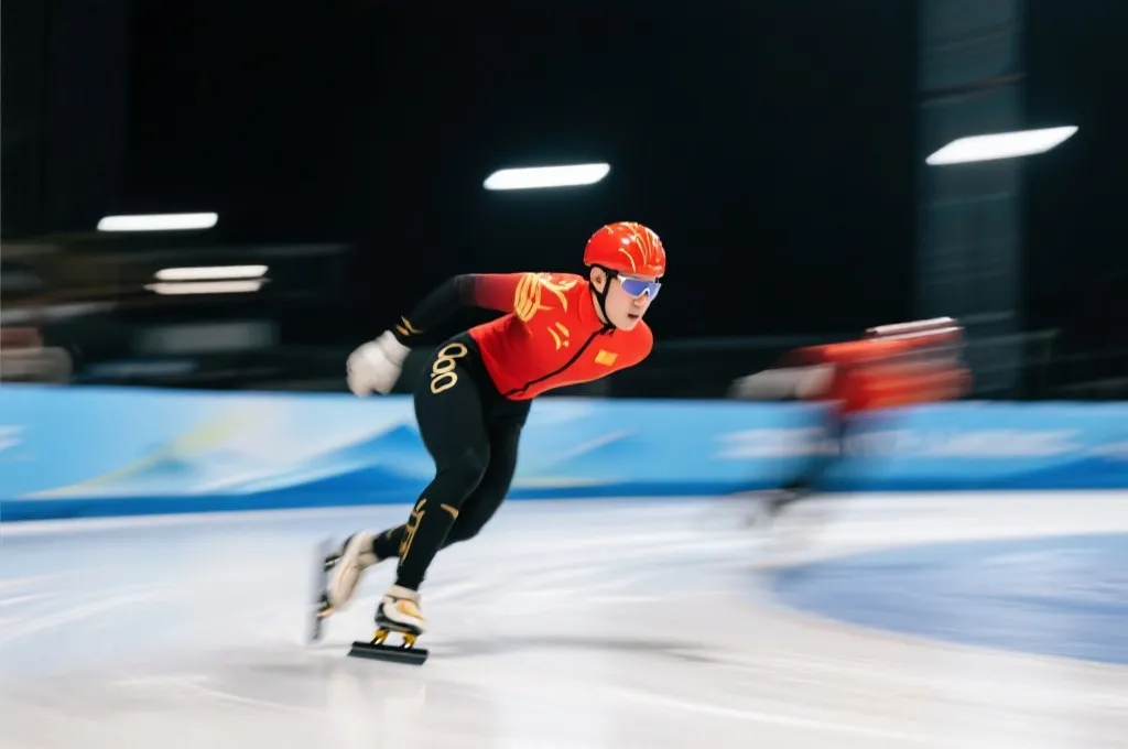 冰刃之下,有光在生长——中国短道速滑队冬奥征途侧记